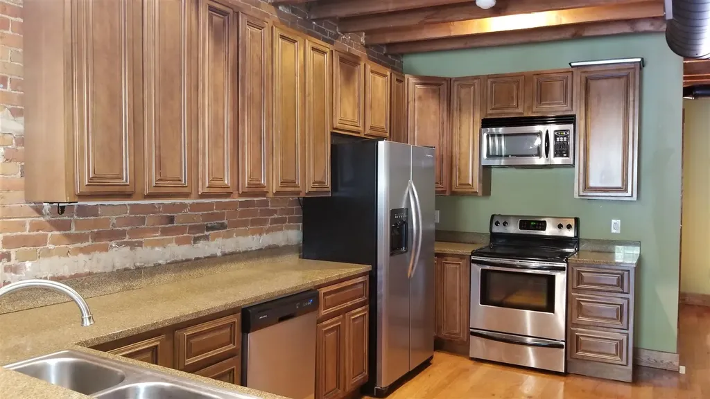 8 Central Square Bristol NH 03222