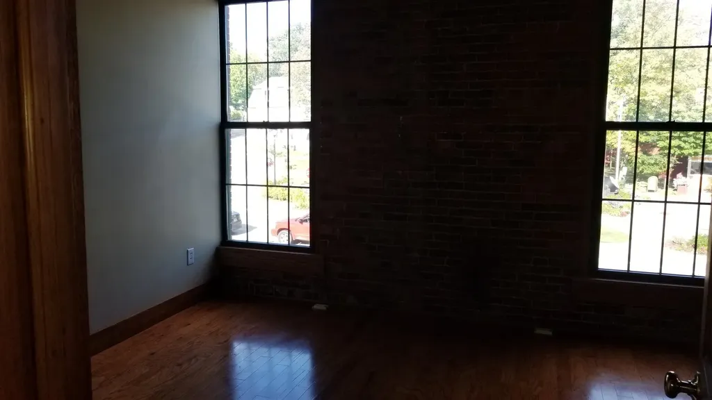 8 Central Square Bristol NH 03222