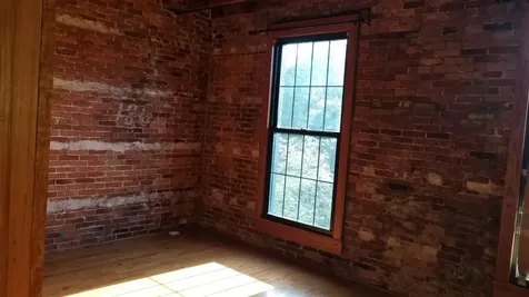 8 Central Square Bristol NH 03222