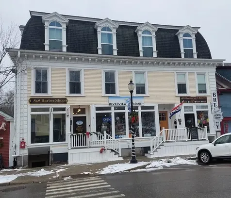 24 C Central Square Bristol NH 03222