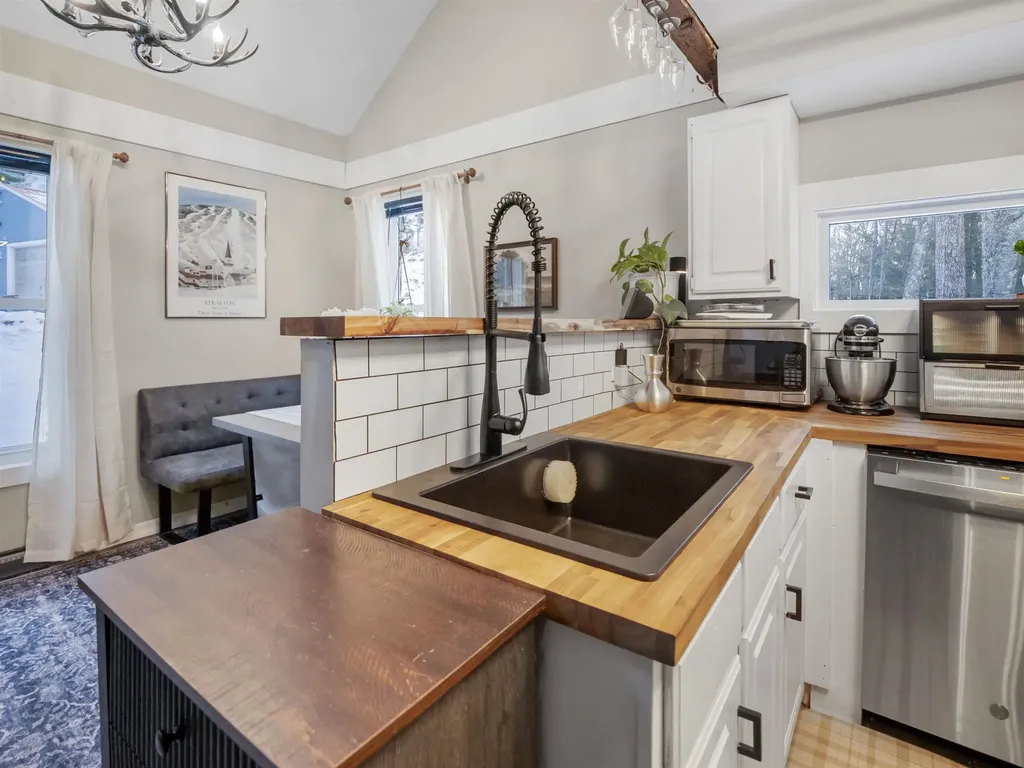 2023 North Road Sunderland VT 05250