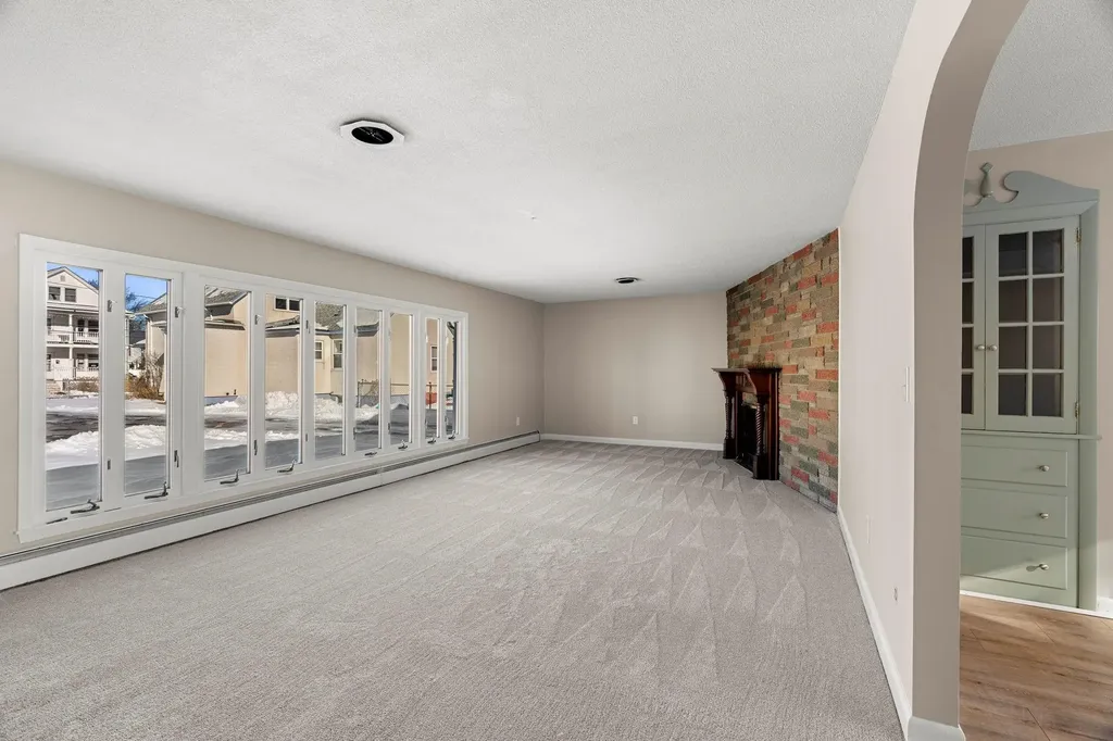 49 Lovell Street Nashua NH 03060