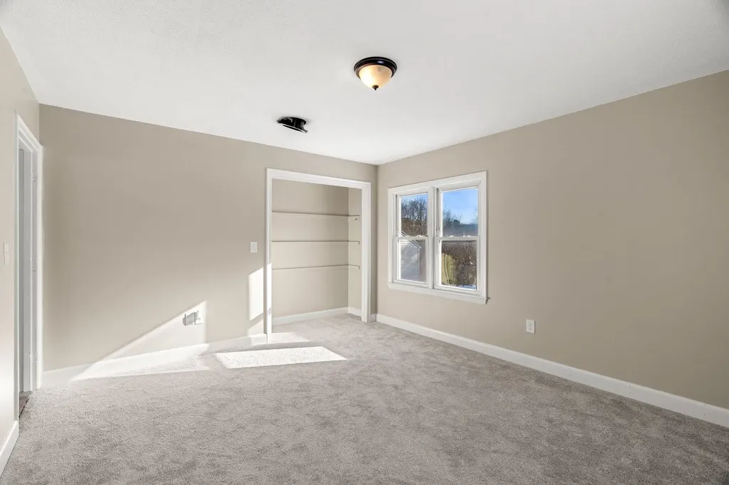 49 Lovell Street Nashua NH 03060