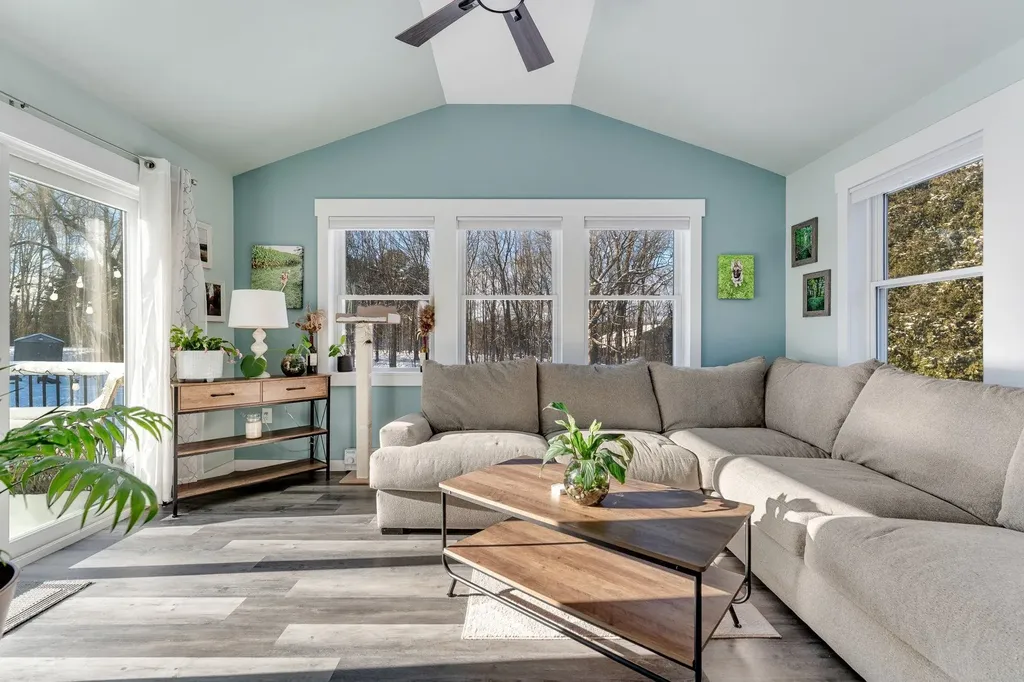 909 Dorset Street South Burlington VT 05403