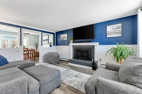 909 Dorset Street South Burlington VT 05403