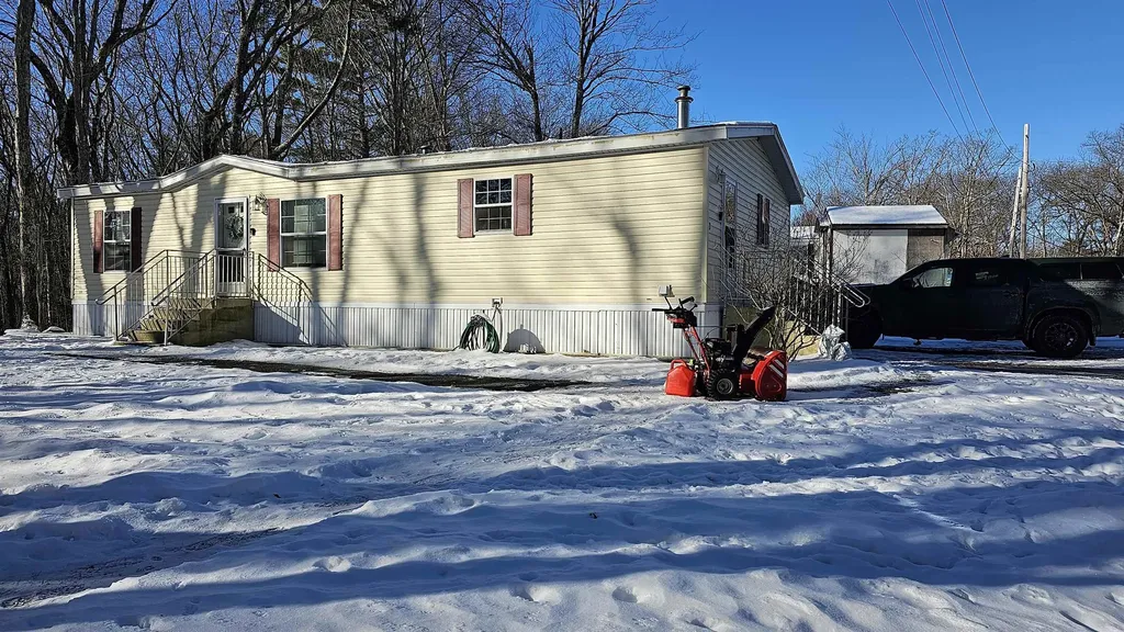 13 Atwood Street Rochester NH 03867