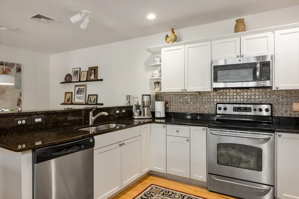 100 Shepards Cove Road Kittery ME 03904