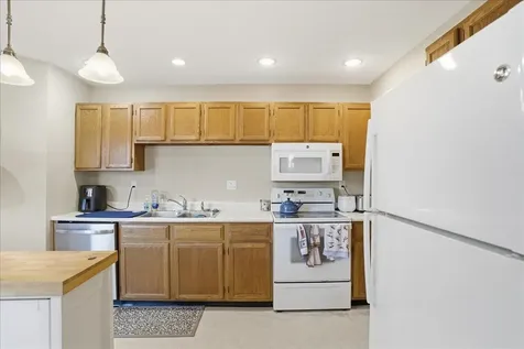 10 Chelsea Circle South Burlington VT 05403