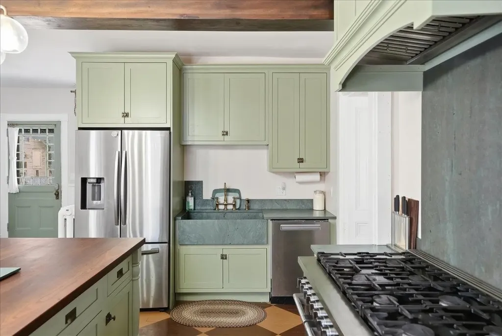 161 Harbor Road Shelburne VT 05482