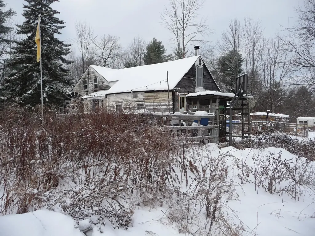 433 North Road Deering NH 03244