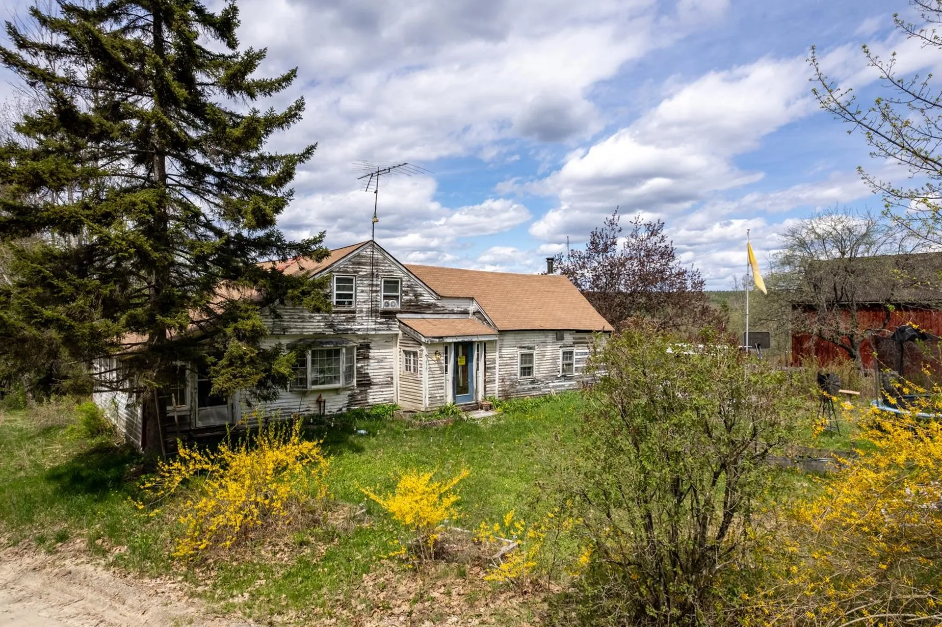 433 North Road Deering NH 03244