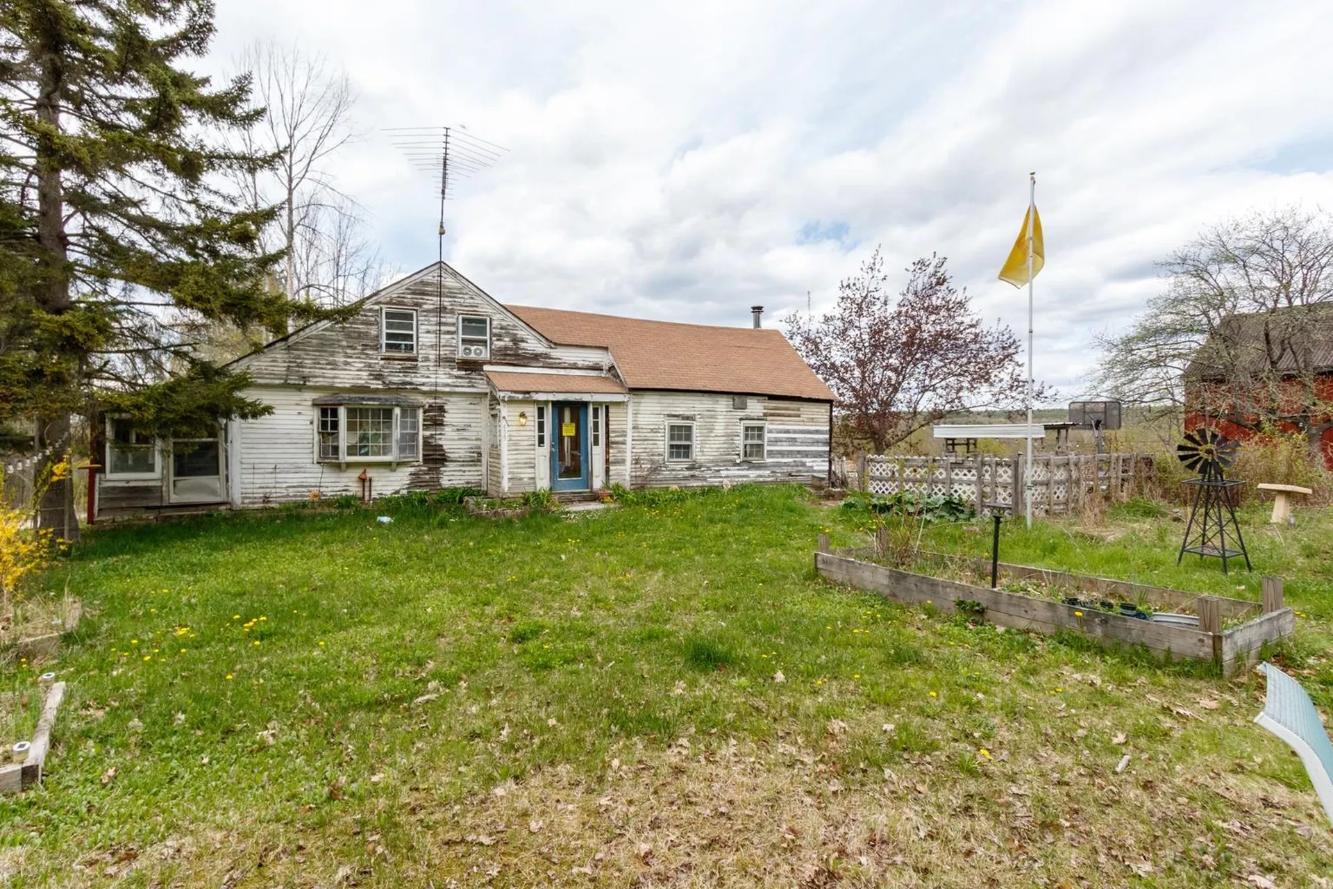 433 North Road Deering NH 03244