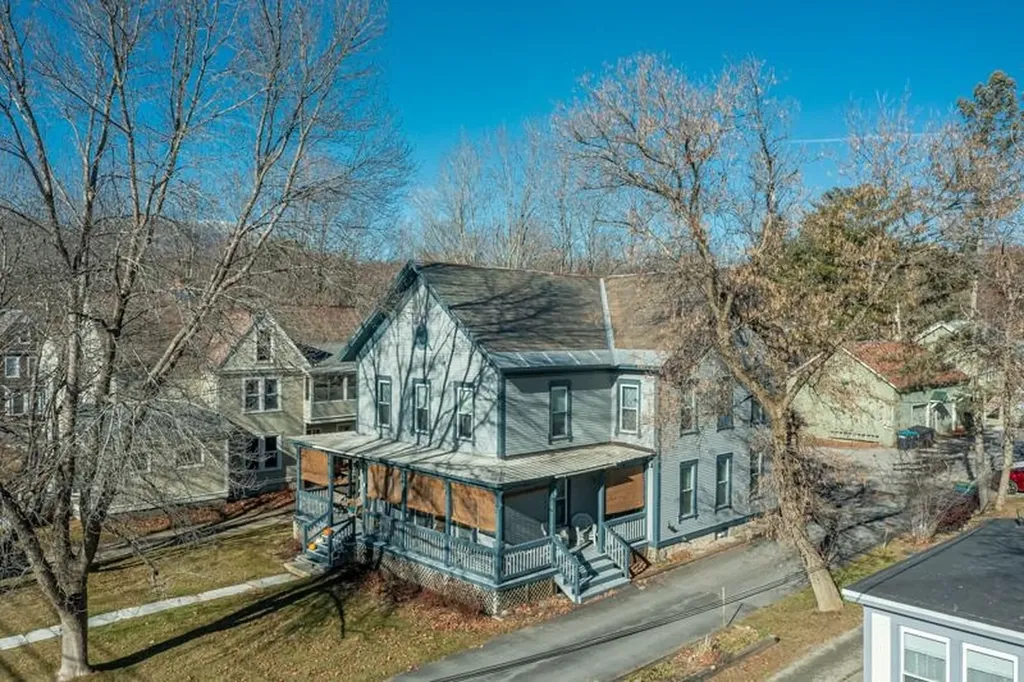 105 Elm Street Manchester VT 05255