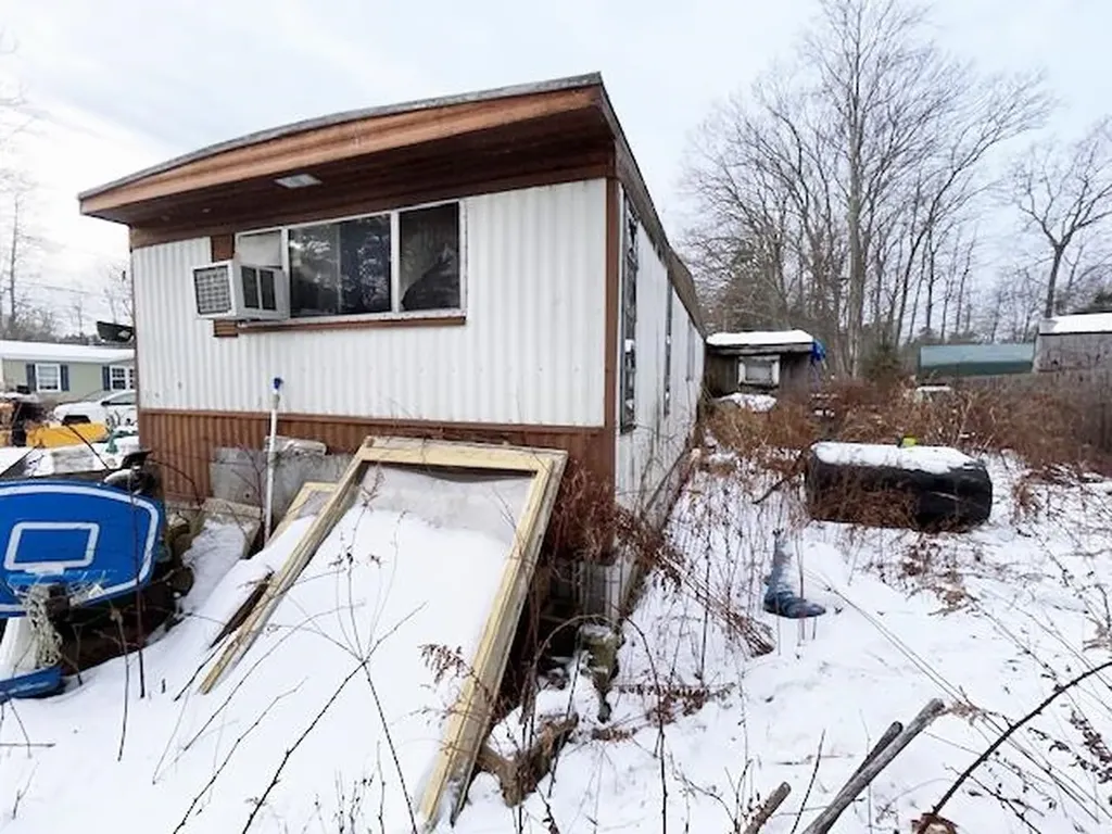 4 Dow Street Exeter NH 03833