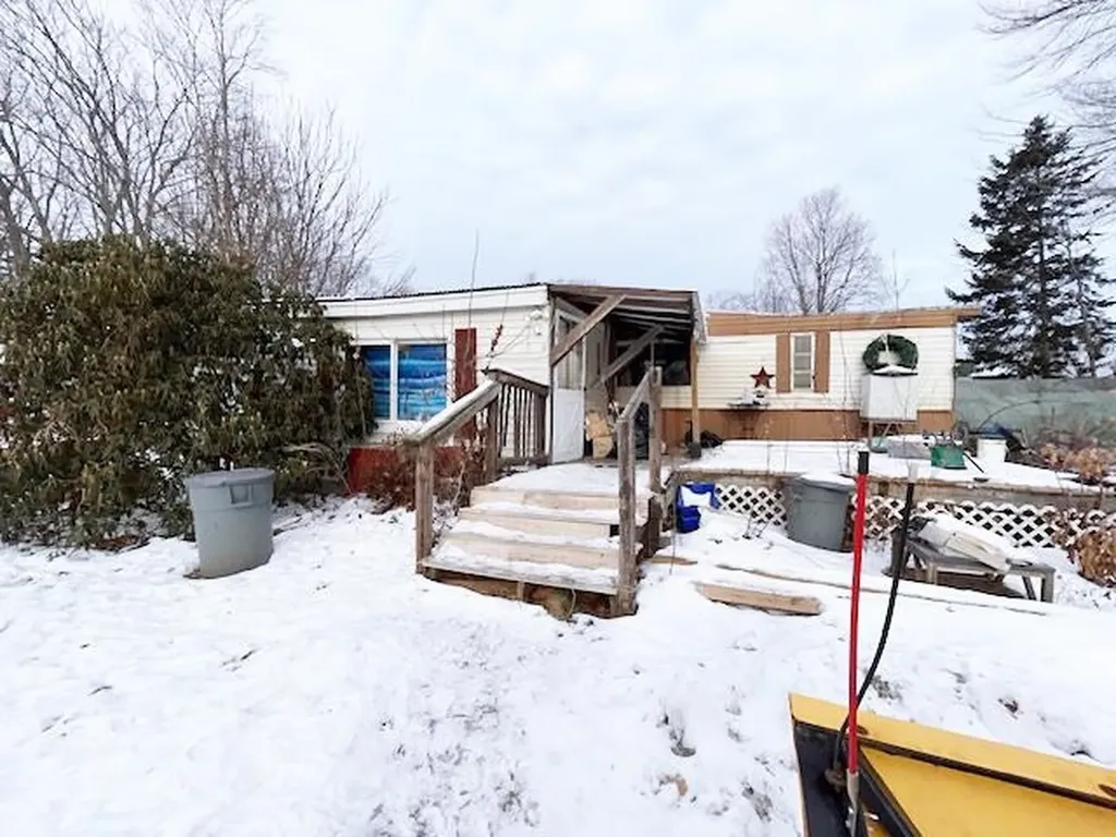 4 Dow Street Exeter NH 03833