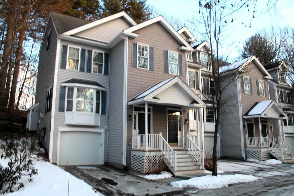 38 Georgetown Drive Nashua NH 03062