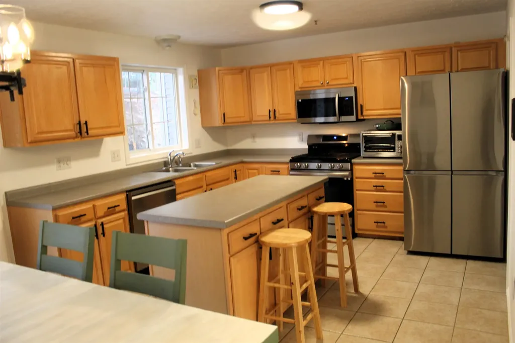 38 Georgetown Drive Nashua NH 03062