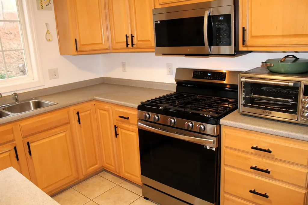 38 Georgetown Drive Nashua NH 03062