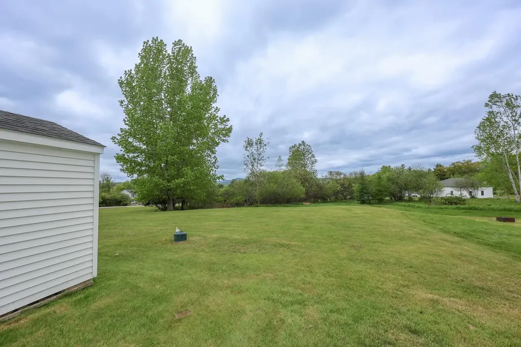 7 Fairway Drive Franklin NH 03235