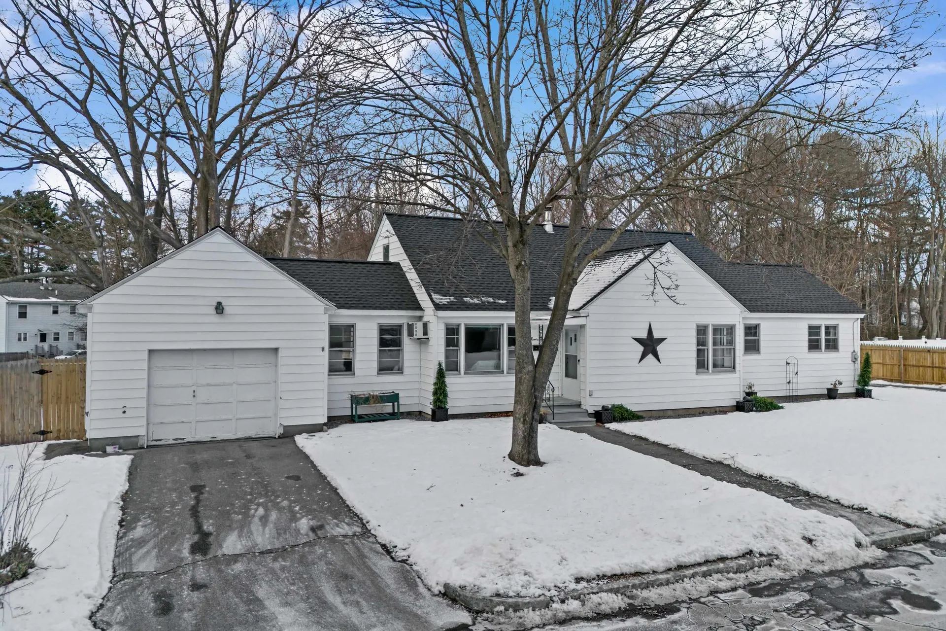 93 Armand Avenue Manchester NH 03103