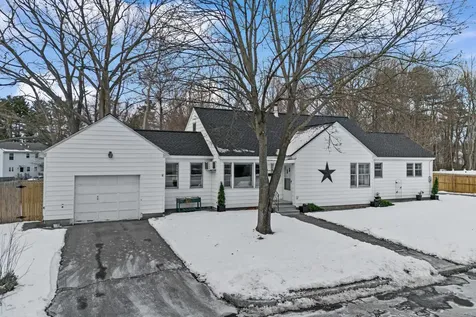 93 Armand Avenue Manchester NH 03103