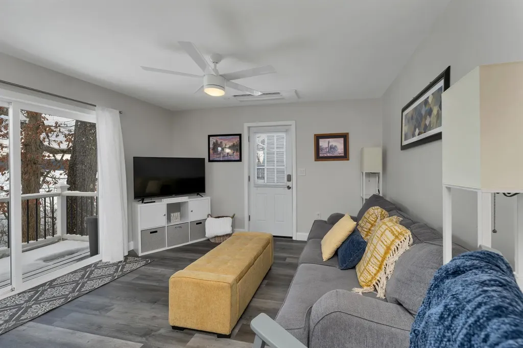 6 Winnisquam Shore Tilton NH 03276