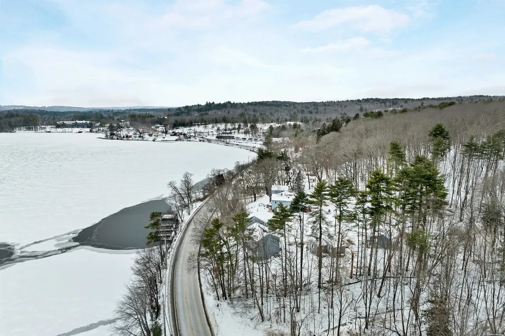 6 Winnisquam Shore Tilton NH 03276