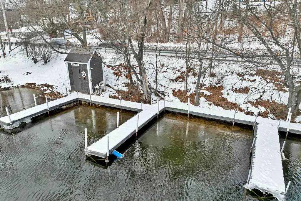 6 Winnisquam Shore Tilton NH 03276