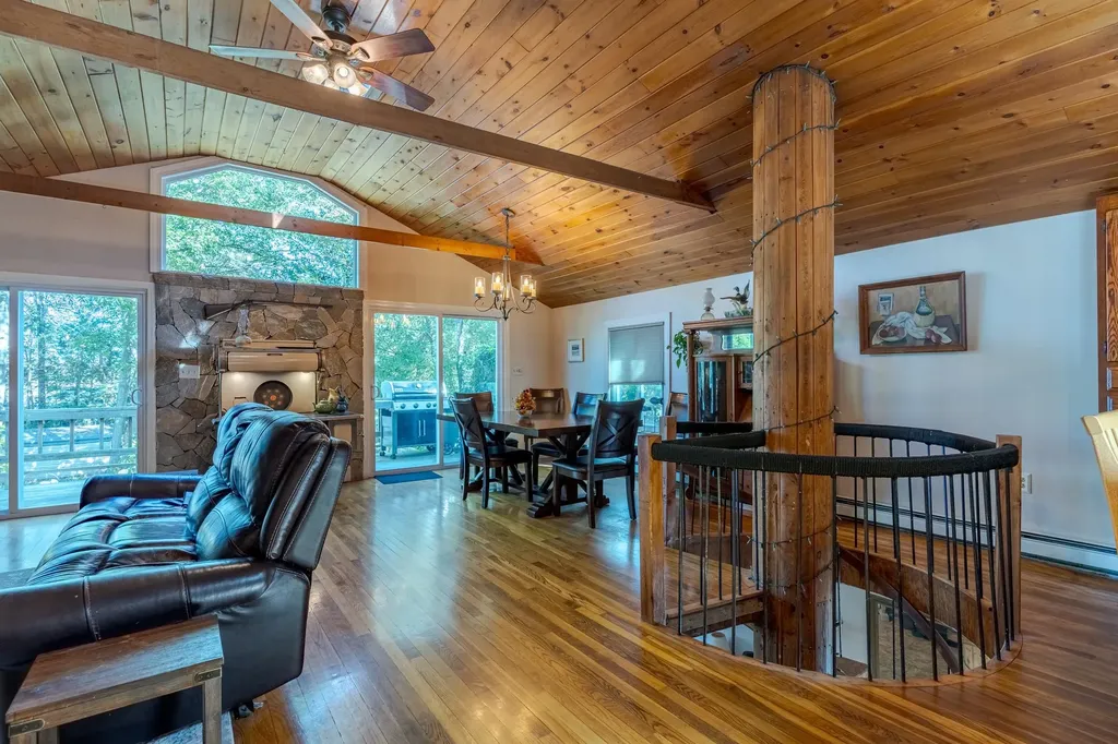 13 Dulcies Point Road Kingston NH 03848