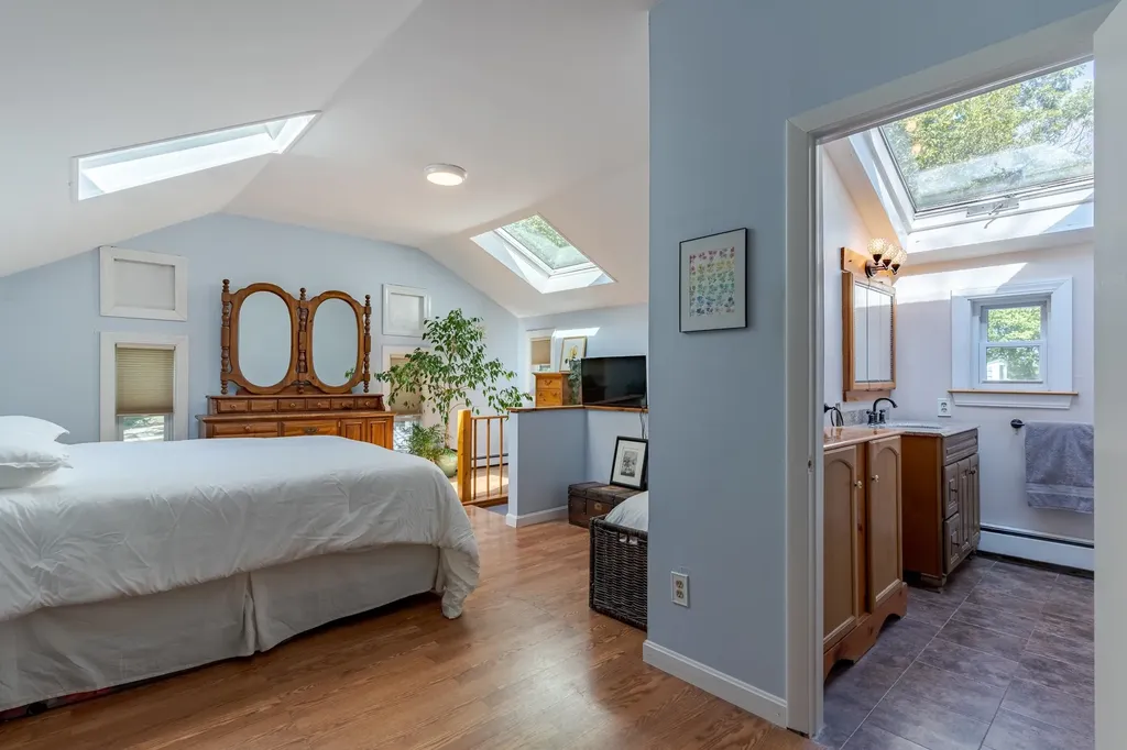 13 Dulcies Point Road Kingston NH 03848