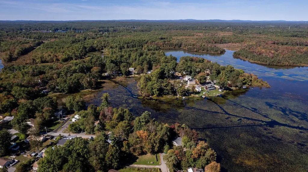 13 Dulcies Point Road Kingston NH 03848