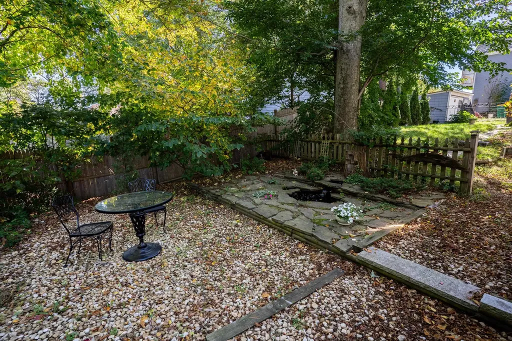 13 Dulcies Point Road Kingston NH 03848