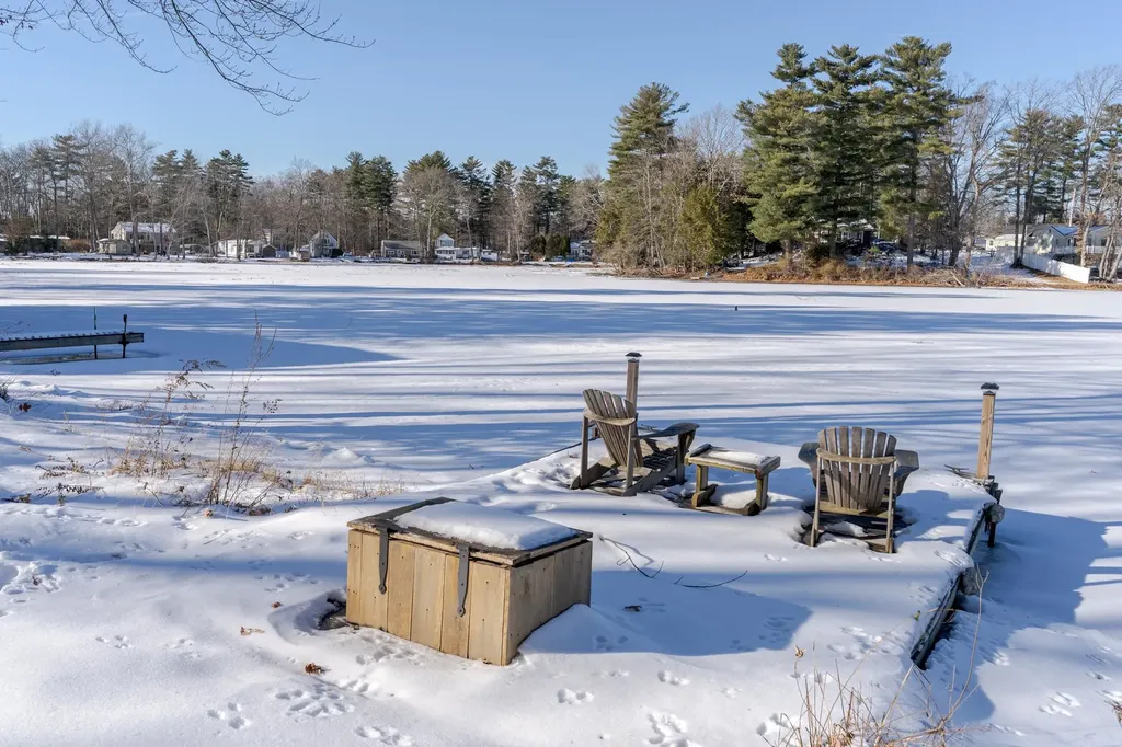 13 Dulcies Point Road Kingston NH 03848