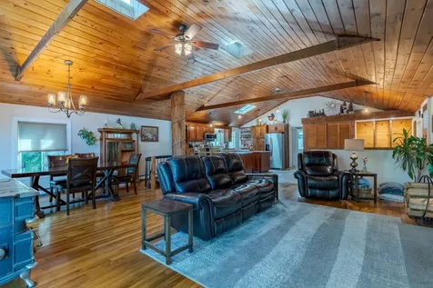 13 Dulcies Point Road Kingston NH 03848