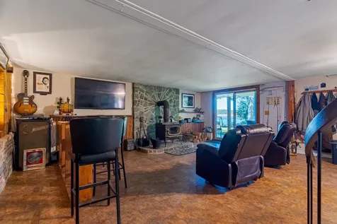 13 Dulcies Point Road Kingston NH 03848