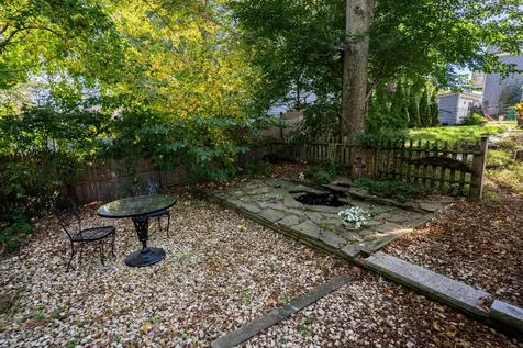 13 Dulcies Point Road Kingston NH 03848