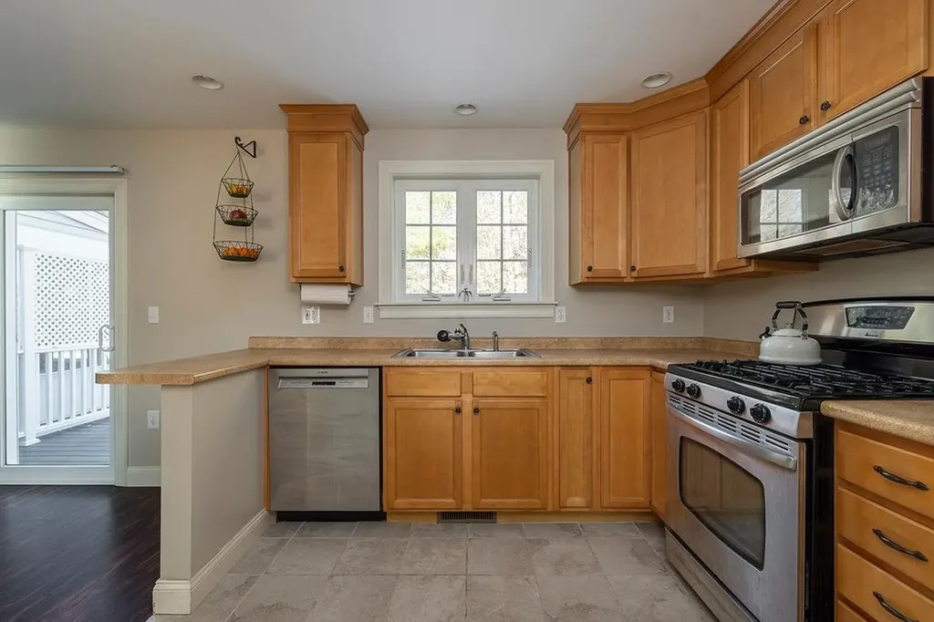 304 River Grant Drive Hopkinton NH 03229