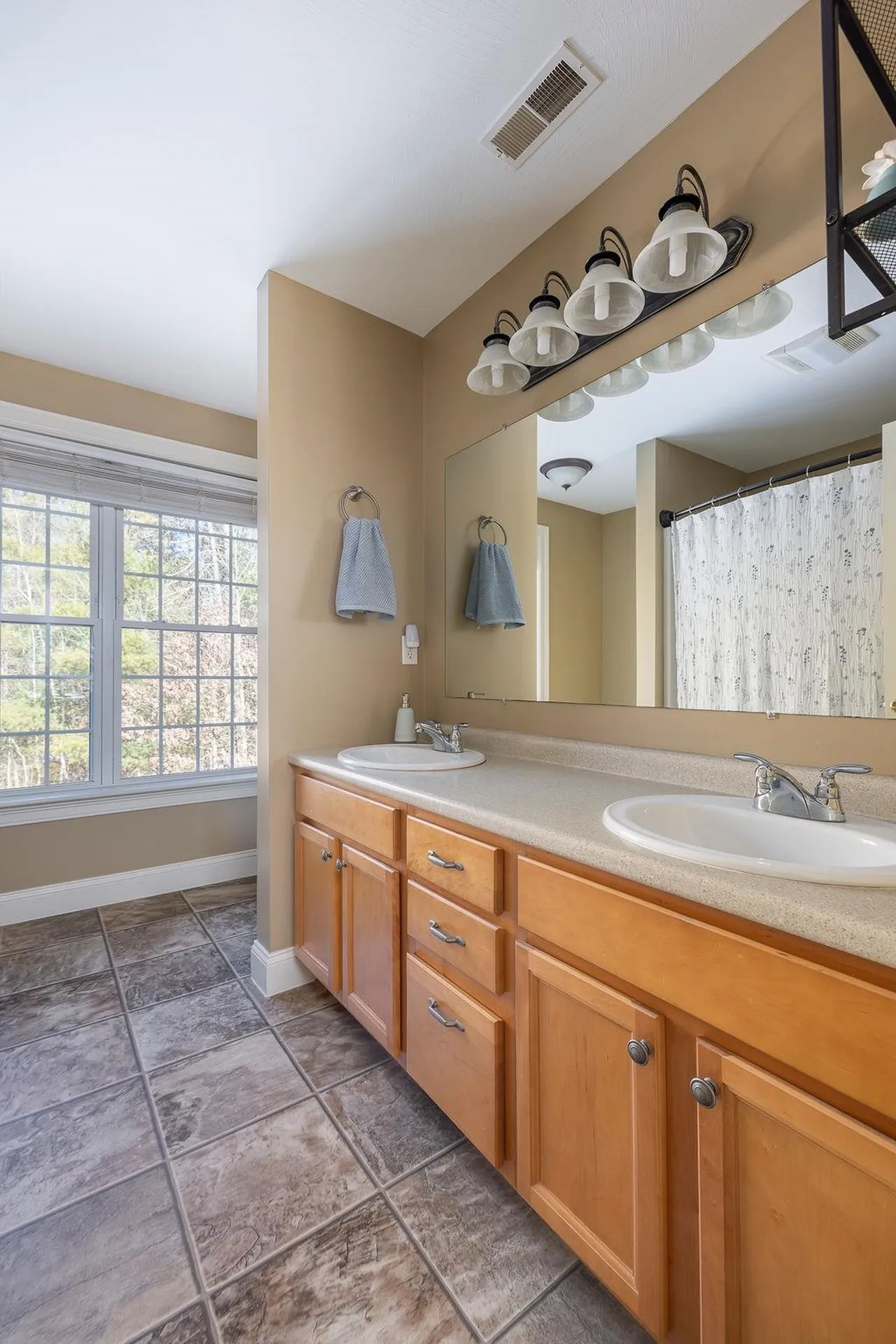 304 River Grant Drive Hopkinton NH 03229