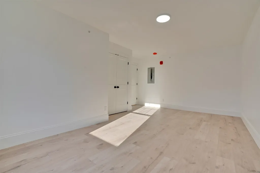 2 Cape Coral Way Rochester NH 03867