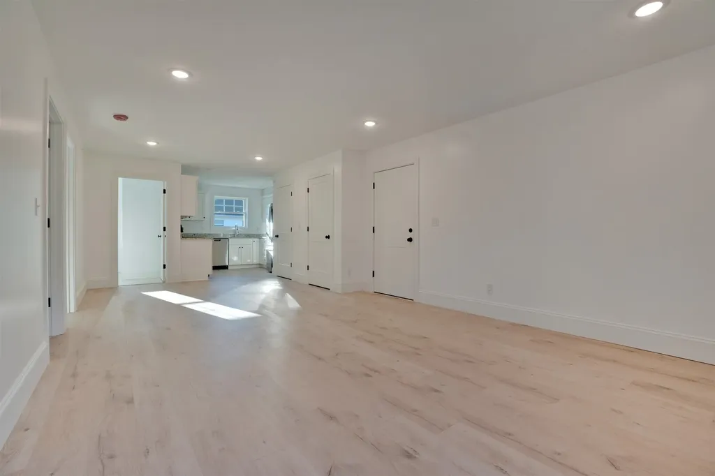 2 Cape Coral Way Rochester NH 03867