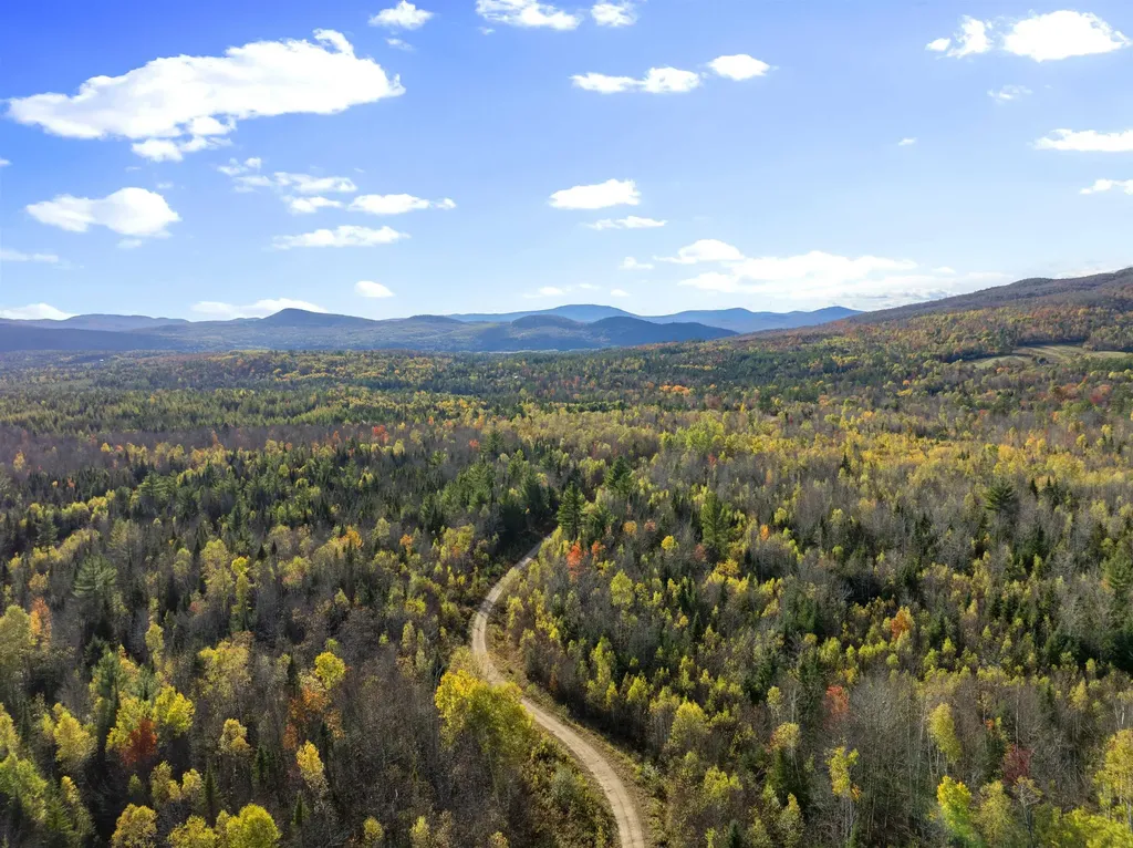 75 Walther Way Stratford NH 03590