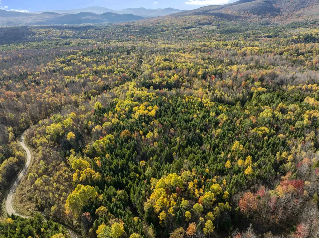 75 Walther Way Stratford NH 03590