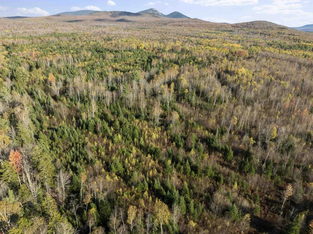 75 Walther Way Stratford NH 03590