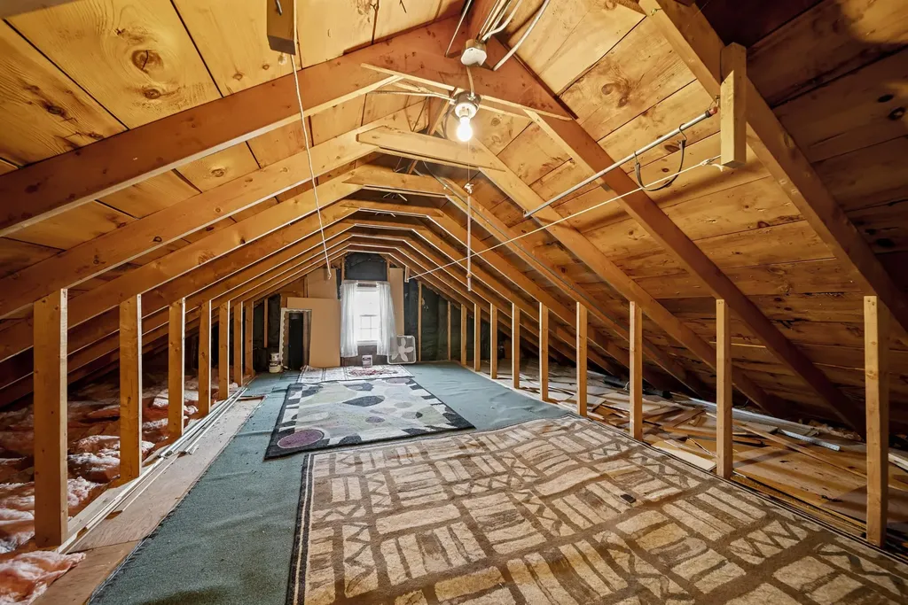 212 West Main Street Hillsborough NH 03244