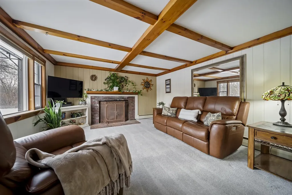 212 West Main Street Hillsborough NH 03244