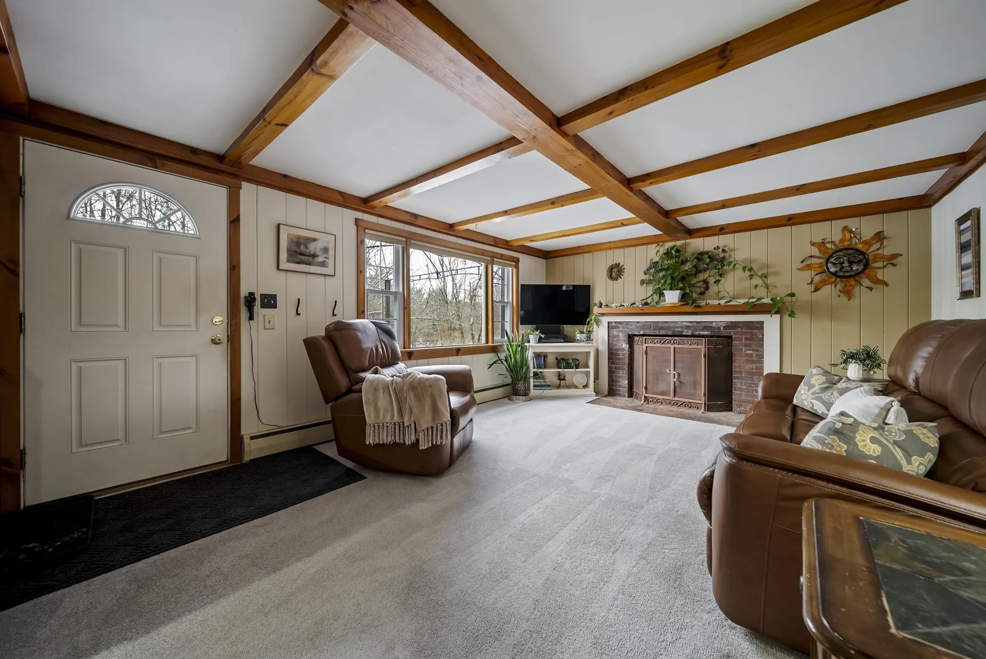 212 West Main Street Hillsborough NH 03244