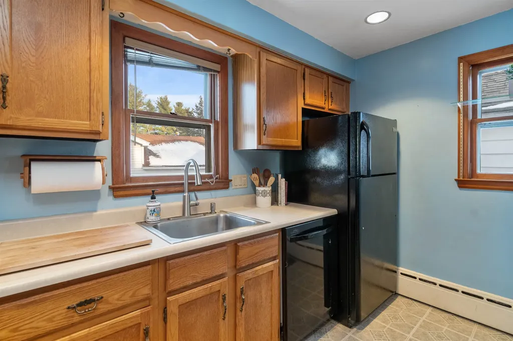 44 Edgemoor Drive Burlington VT 05408