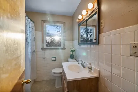 44 Edgemoor Drive Burlington VT 05408