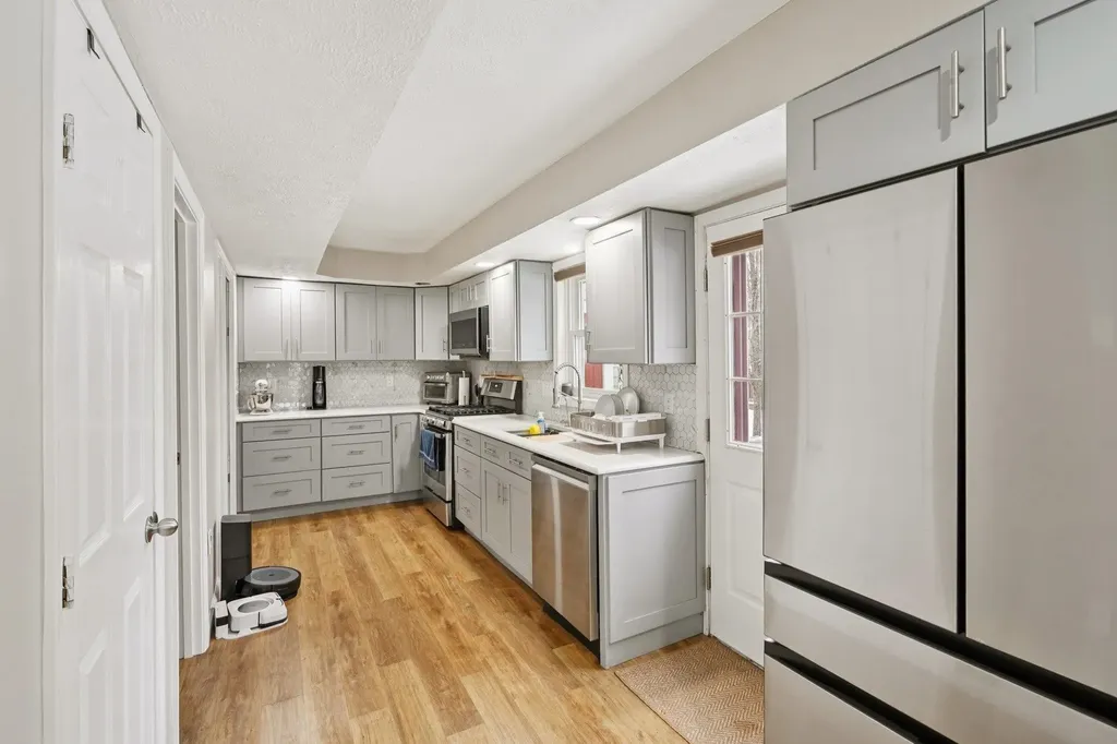 16 Cadogan Way Nashua NH 03062