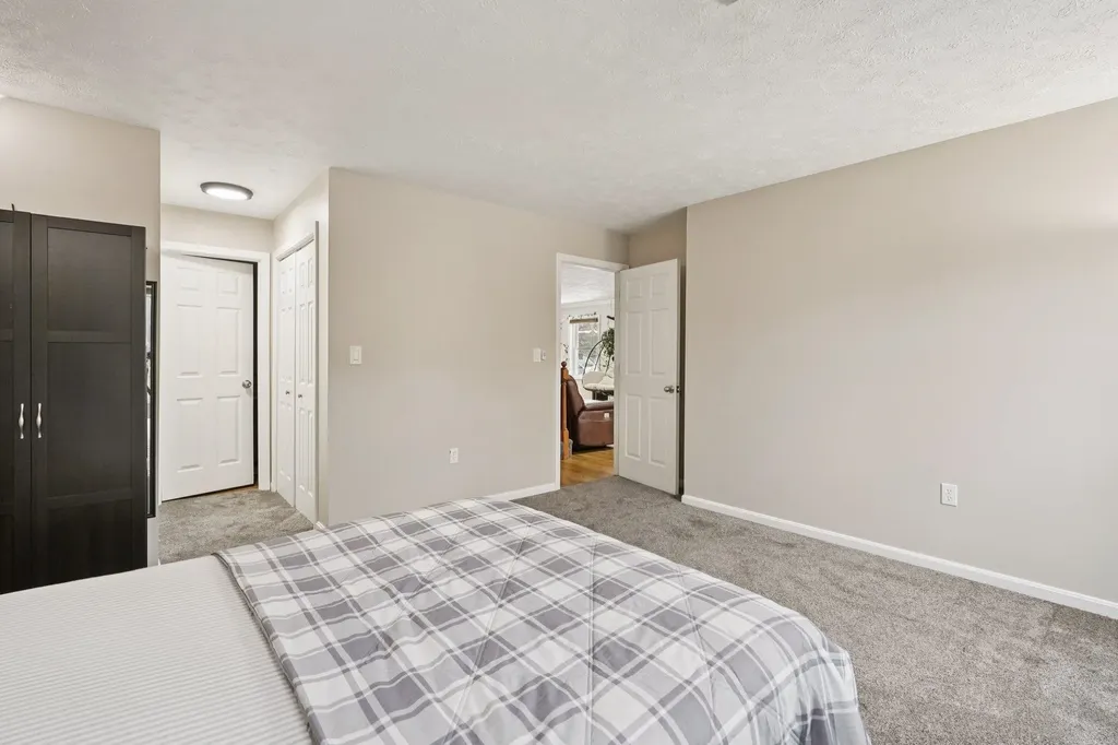 16 Cadogan Way Nashua NH 03062